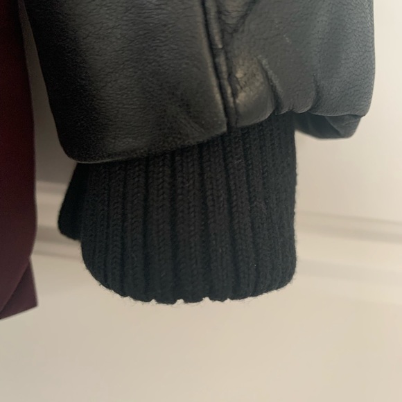 Down-filled Coat real Fur hood, Leather sleeves and accents - Picture 9 of 16